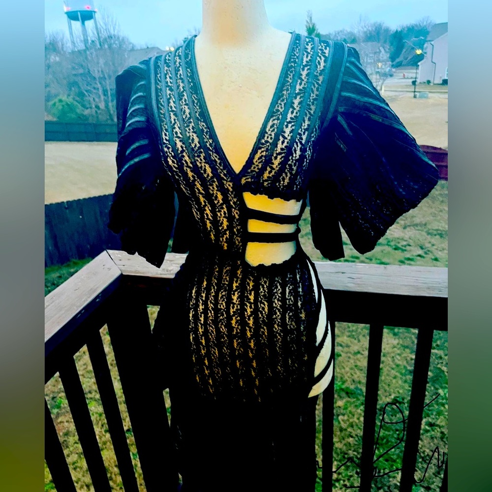 Black Lace Gown size medium 6/8 Fancy By Francesca Watson Designer sample sale